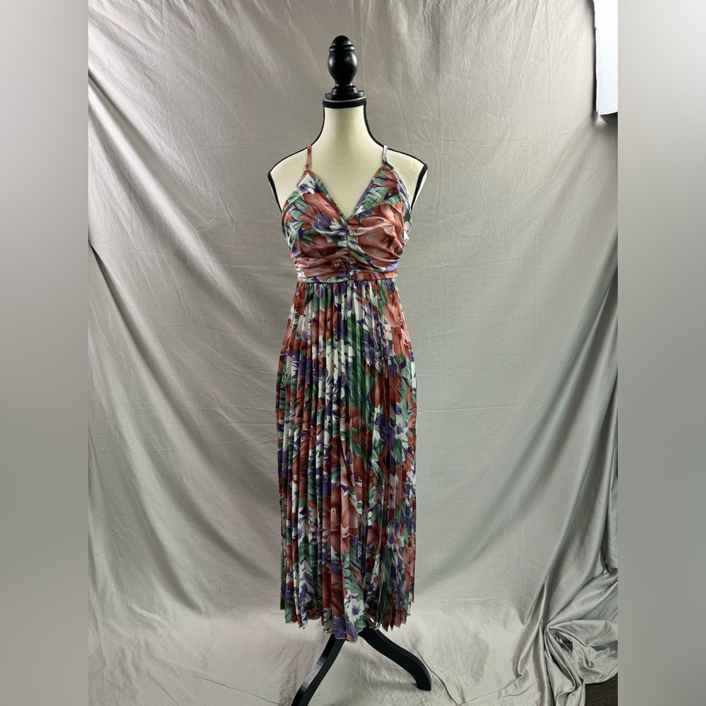Floral Print Pleated Cami Dress - Picture 9 of 11